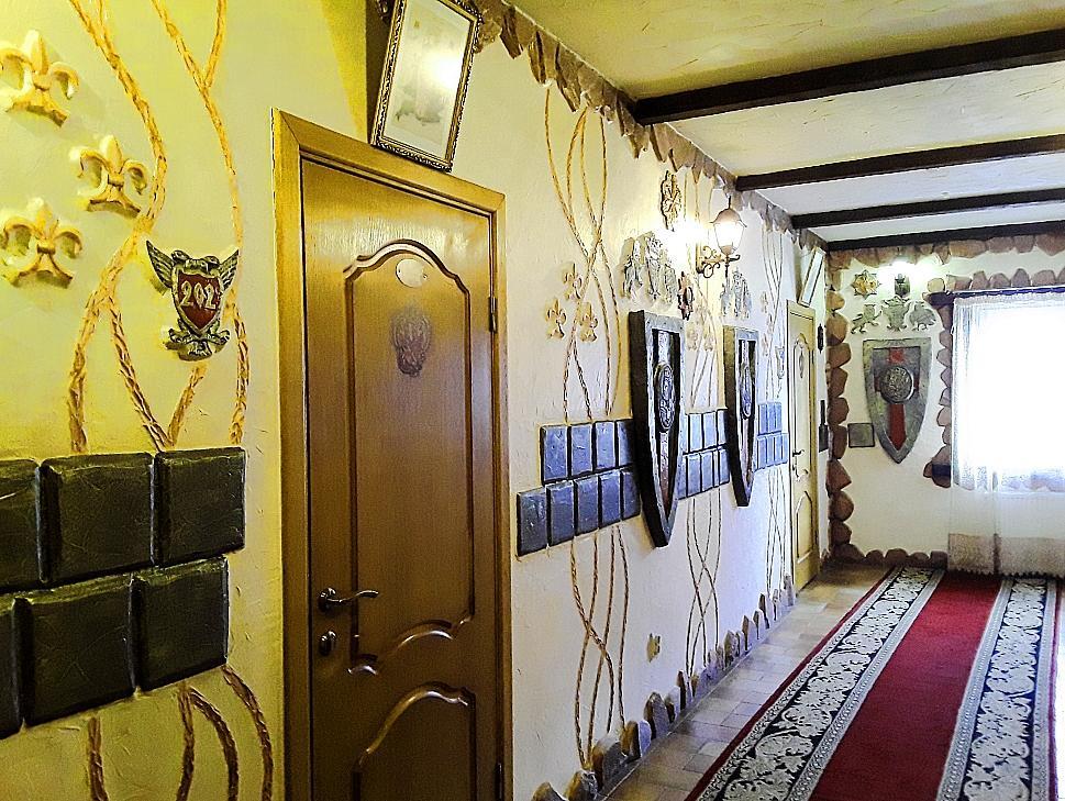 Отель Черный замок Ивано-Франковск Экстерьер фото